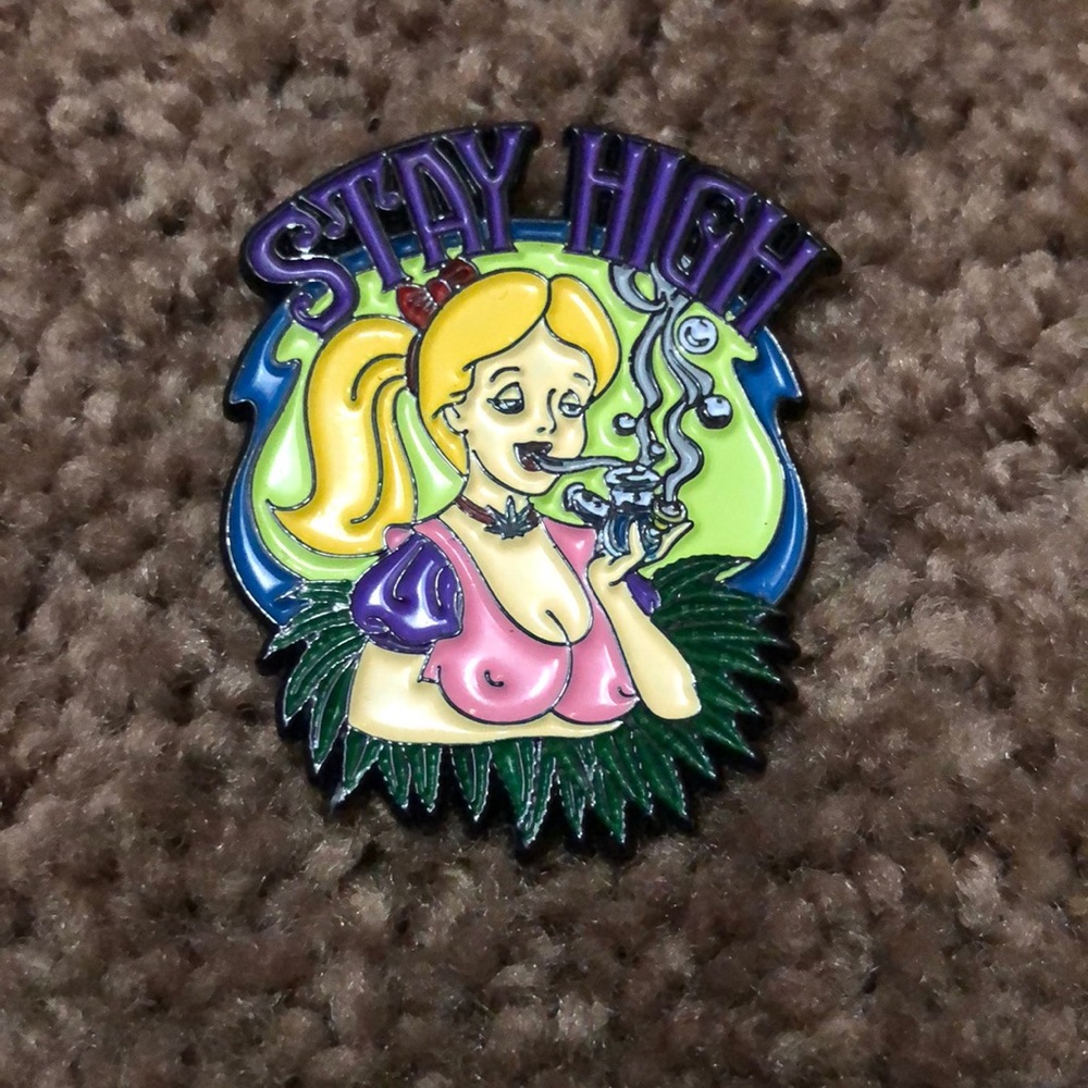 STAY HIGH PIN